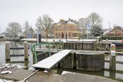 Damsluis in de Vecht bij Nieuwersluis van 